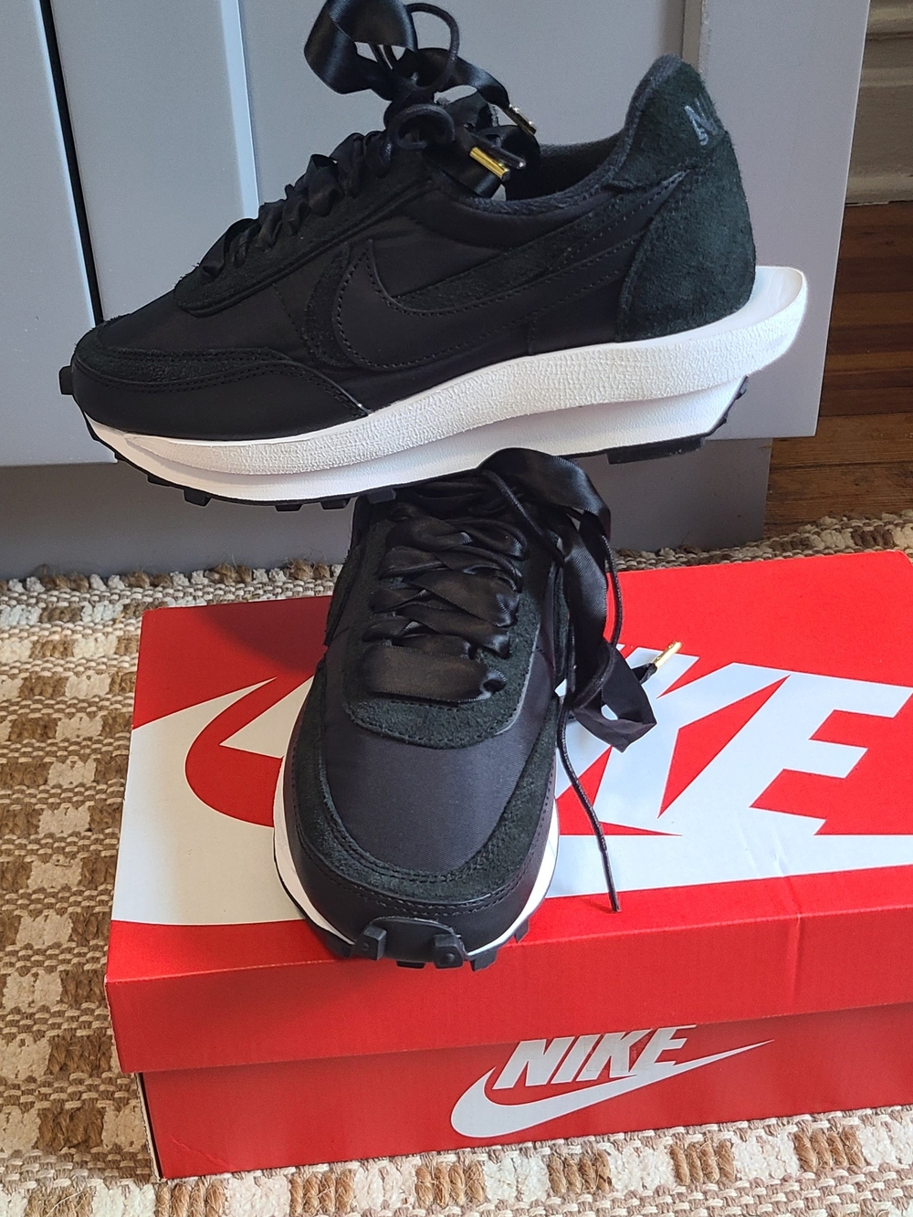Nike Men’s Black Low-Top Running Sneakers